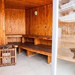 Beachfront Apt With Pool Jacuzzi Sauna Gym Fast Wifi And Air Conditioning