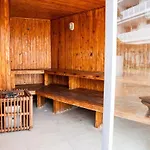 Beachfront Apt With Pool Jacuzzi Sauna Gym Fast Wifi And Air Conditioning