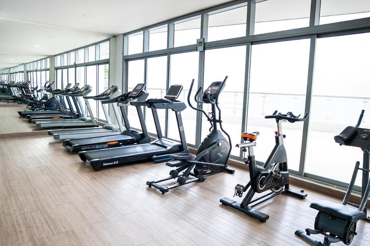 Beachfront With Pool Jacuzzi Sauna Gym Fast Wifi And Air Conditioning Apartamento *