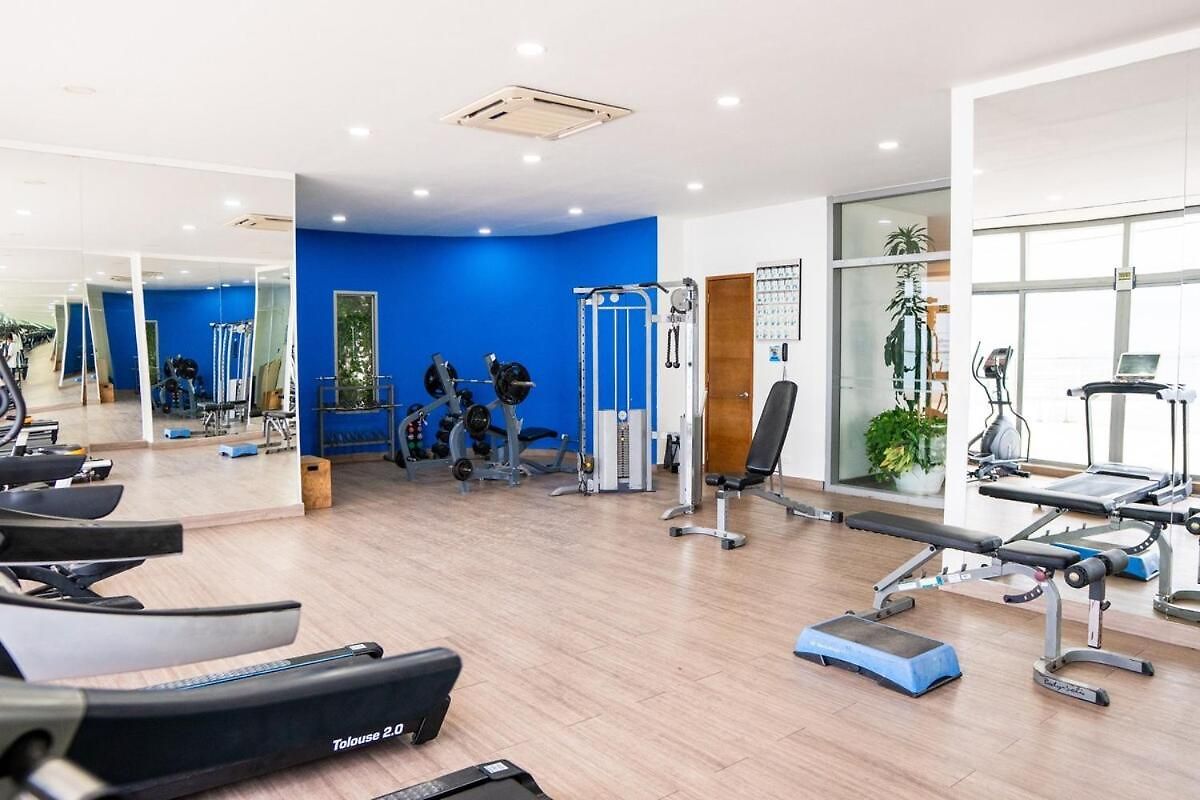 Beachfront With Pool Jacuzzi Sauna Gym Fast Wifi And Air Conditioning