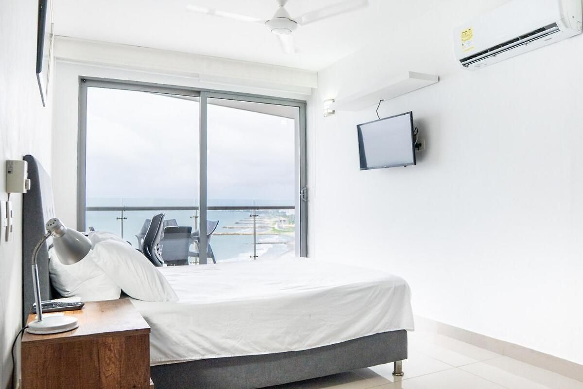 Apartamento Beachfront With Pool Jacuzzi Sauna Gym Fast Wifi And Air Conditioning