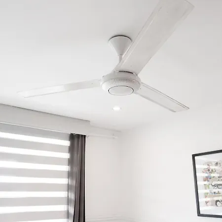 Apartment Beachfront With Pool Jacuzzi Sauna Gym Fast Wifi And Air Conditioning *