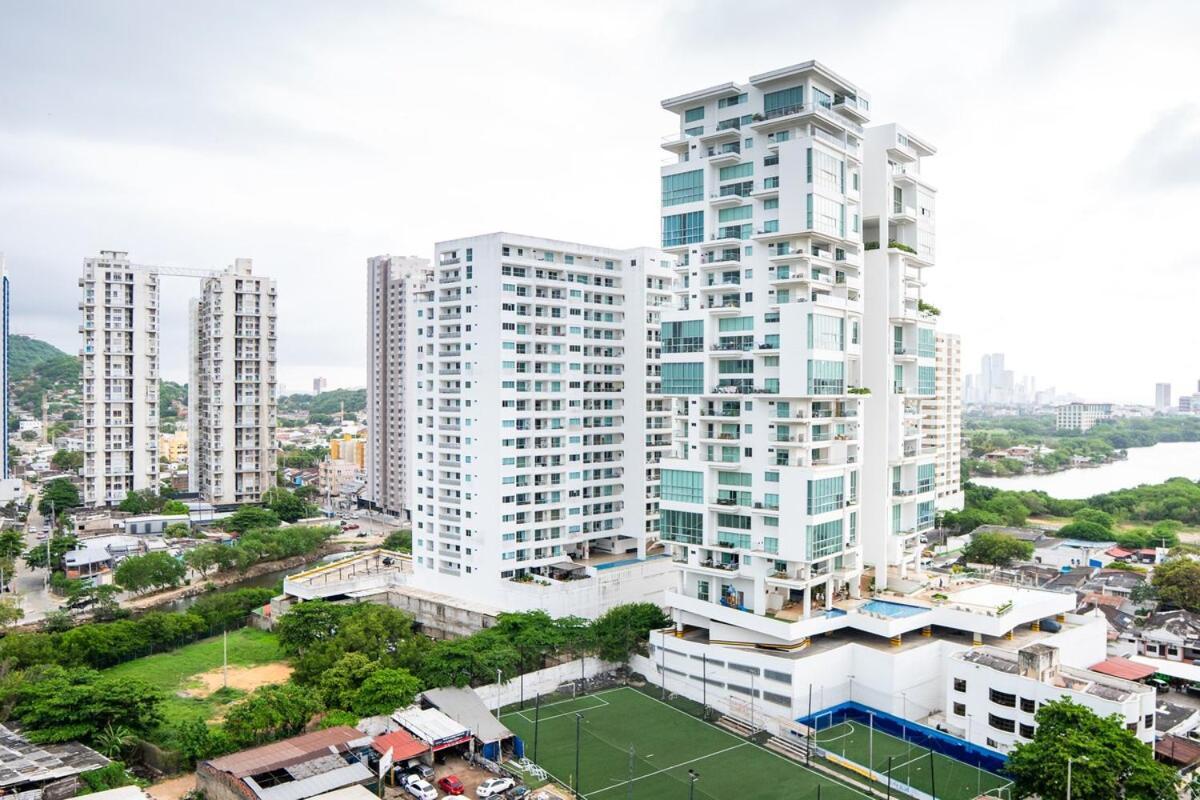 Beachfront With Pool Jacuzzi Sauna Gym Fast Wifi And Air Conditioning Apartamento